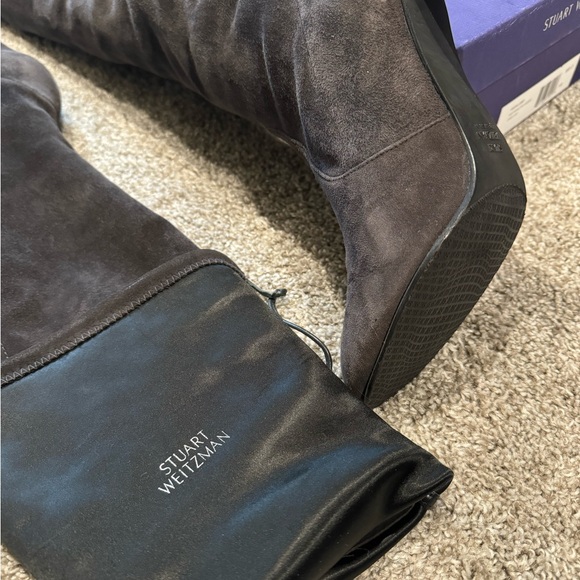 Start Weitzman Size 8 Highland Boots in Anthracite Suede - Picture 4 of 5